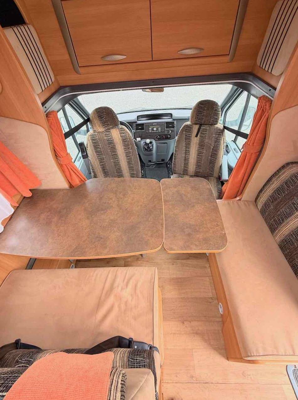 Vend Camping-car profilé occasion, lit sur soute, 7 m, Chausson Flash 18, à Roques proche de Toulouse (31)