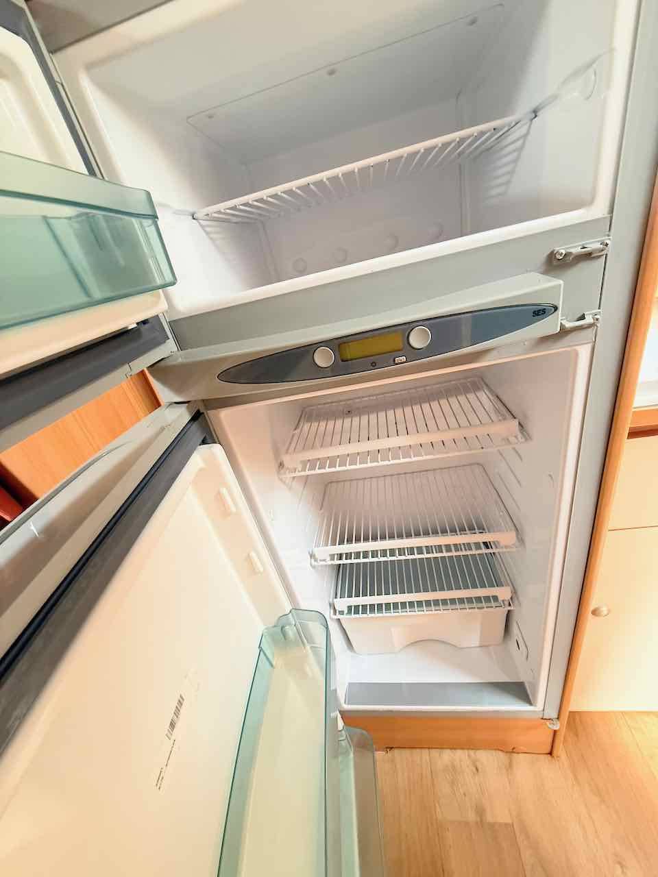 Camping-car profilé occasion, lit sur soute, 7 m, Chausson Flash 18, à Roques proche de Toulouse (31)