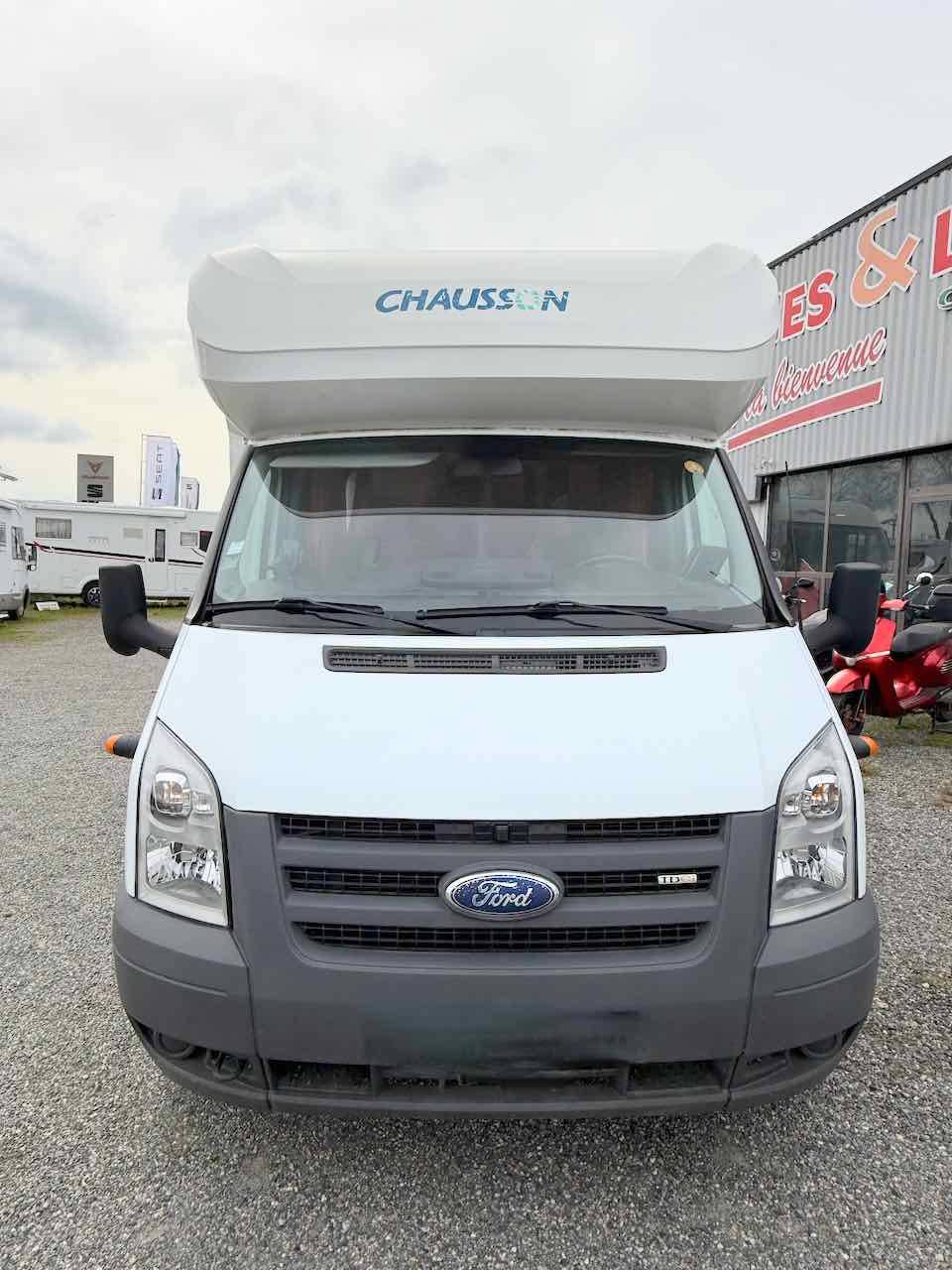 Vend Camping-car profilé occasion, lit sur soute, 7 m, Chausson Flash 18, à Roques proche de Toulouse (31)