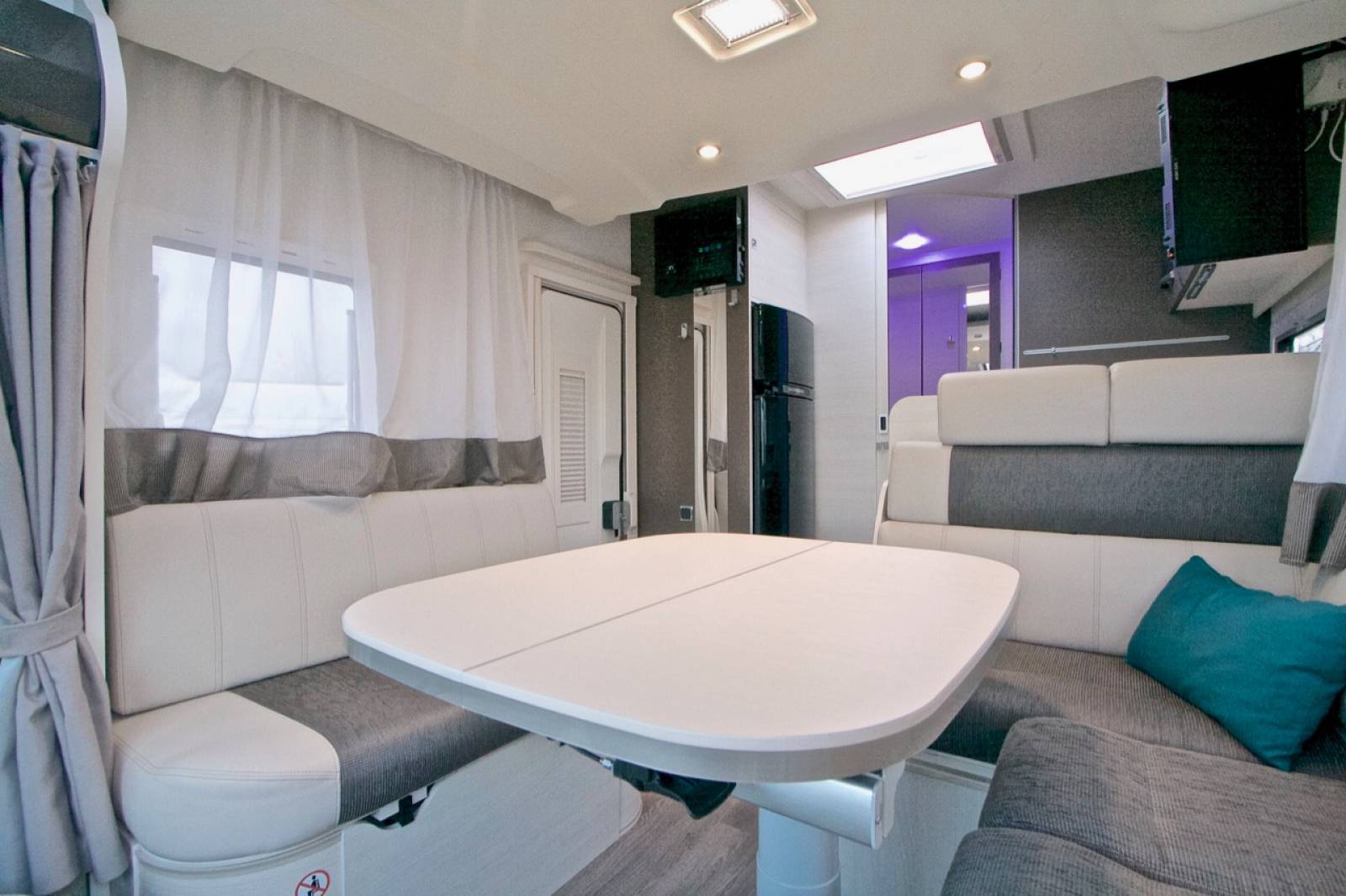 vend Camping-car Profilé Occasion Maxi-salon, lit de pavillon, Chausson Korus 610, à Toulouse-Roques (31)