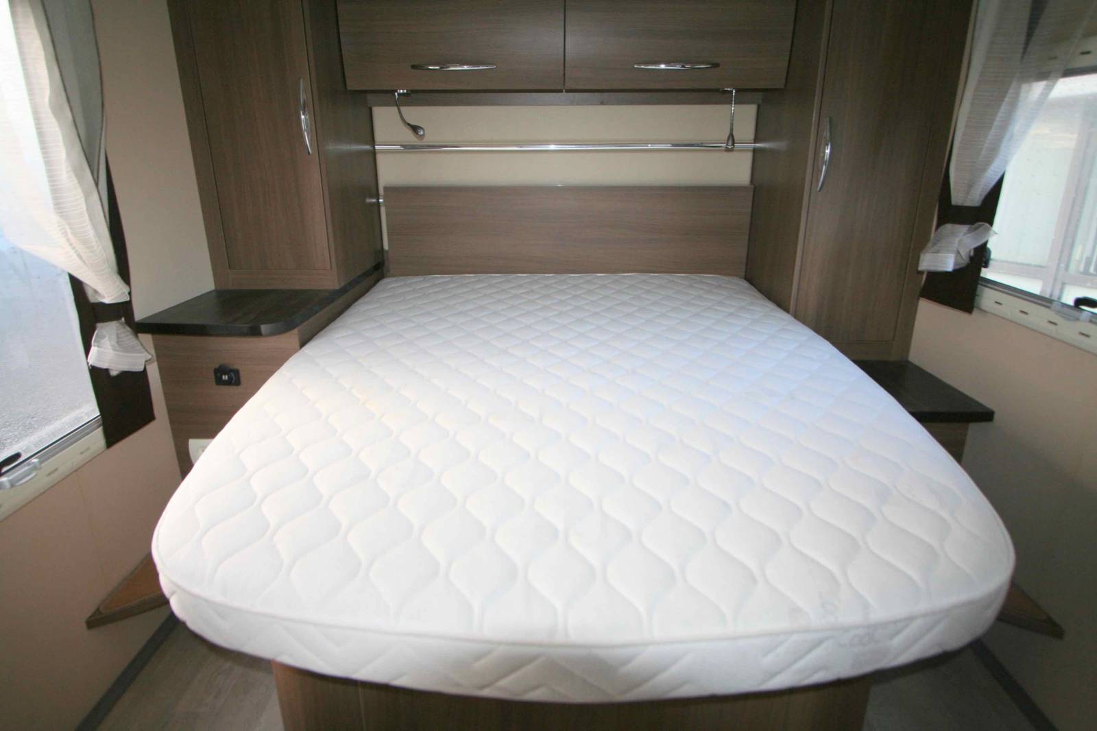 Achat Camping-car profilé occasion, lit central et lit de pavillon, 4 places, Chausson WELCOME 718 EB à roques proche de Toulouse (31)