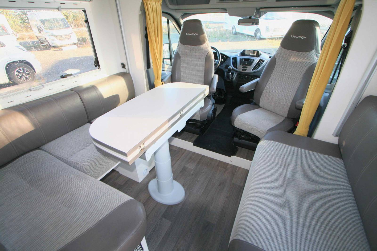 Vend Camping-car profilé occasion récent, 4 places, maxi salon, Chausson Welcome 610, à Roques, proche de Toulouse (31)