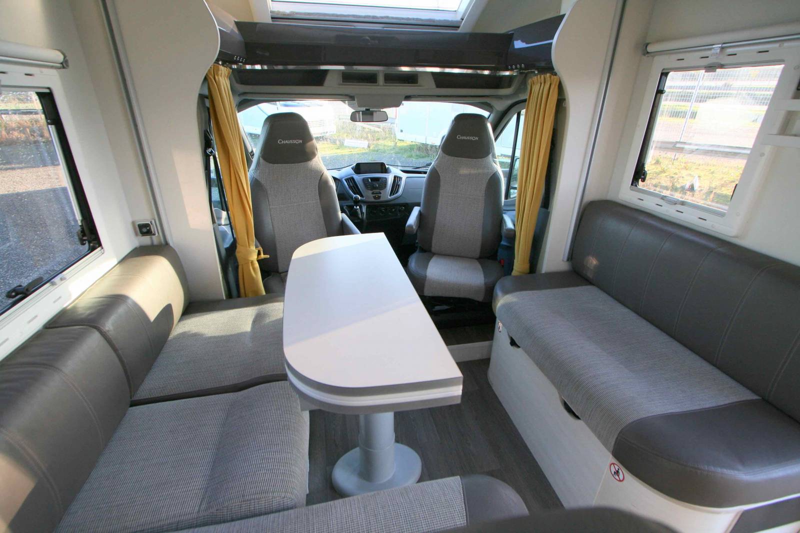 Camping-car profilé occasion récent, 4 places, maxi salon, Chausson Welcome 610, à Roques, proche de Toulouse (31)