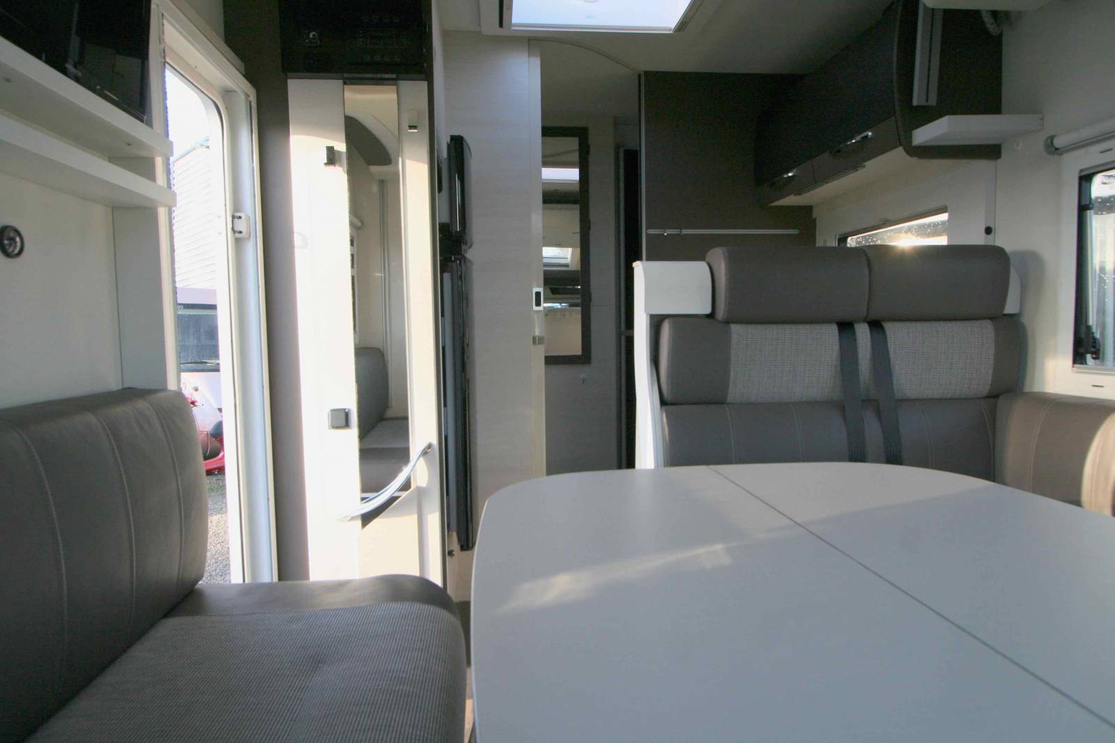 Achat Camping-car profilé occasion récent, 4 places, maxi salon, Chausson Welcome 610, à Roques, proche de Toulouse (31)