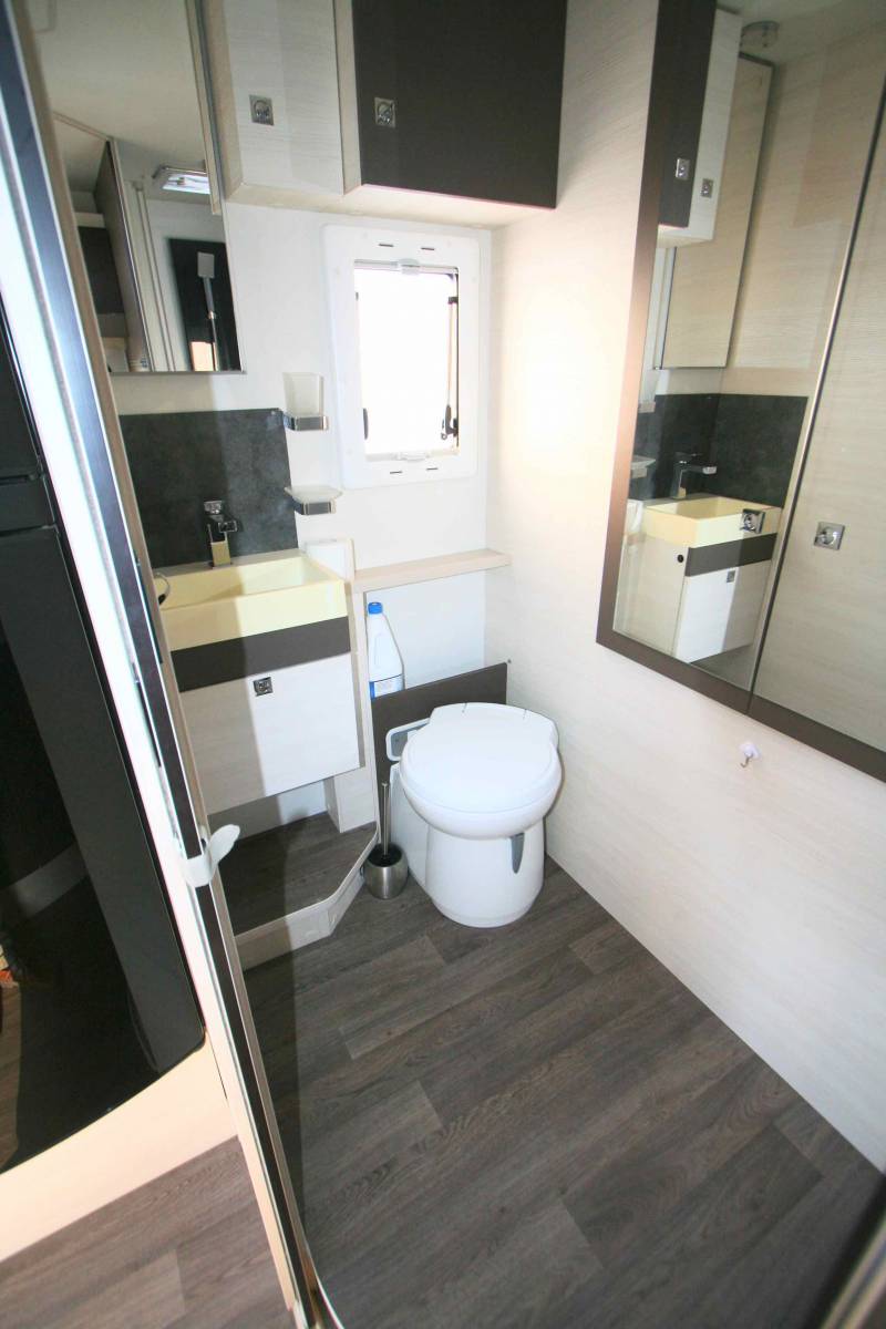 Achat Camping-car profilé occasion récent, 4 places, maxi salon, Chausson Welcome 610, à Roques, proche de Toulouse (31)