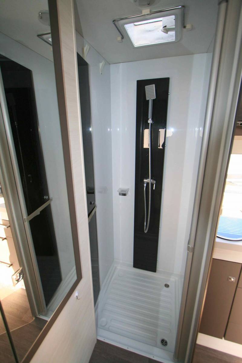 Vend Camping-car profilé occasion récent, 4 places, maxi salon, Chausson Welcome 610, à Roques, proche de Toulouse (31)