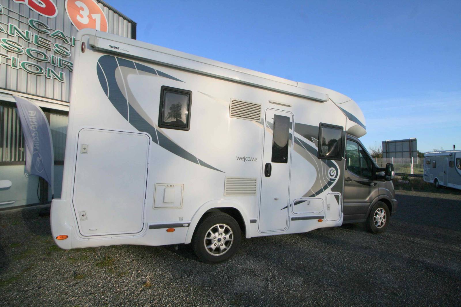 Camping-car profilé occasion récent, 4 places, maxi salon, Chausson Welcome 610, à Roques, proche de Toulouse (31)