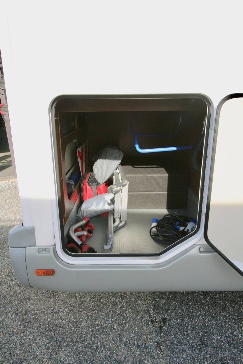 Achat Camping-car profilé occasion, lit central, 4 places, CI X TTIL Elite S, à Roques proche de Toulouse (31)