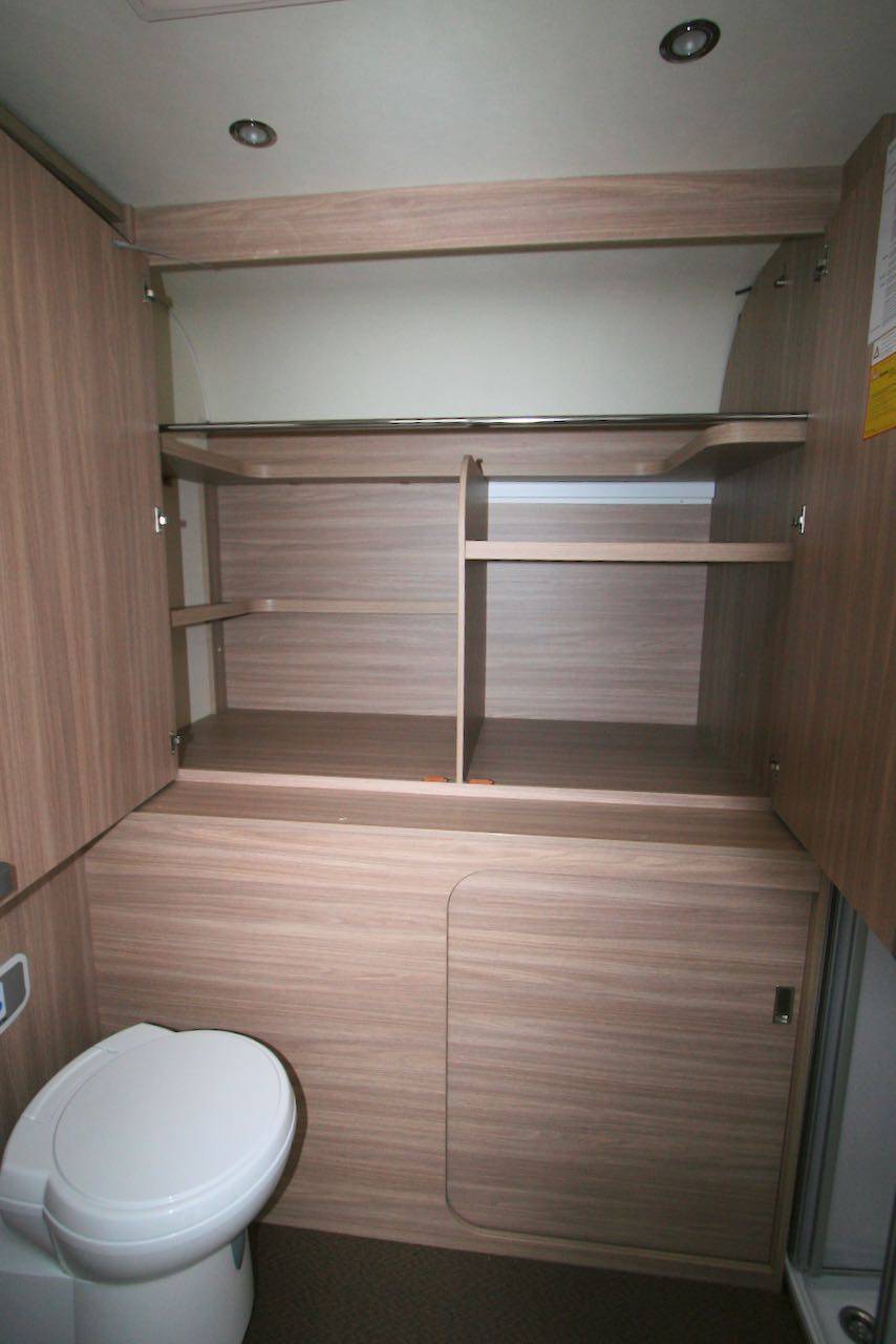 Achat Camping-car profilé d'occasion presque neuf, Maxi-salon, face à face, Bürstner T 680 G Delfin Harmony Line, à Roques proche de Toulouse 31