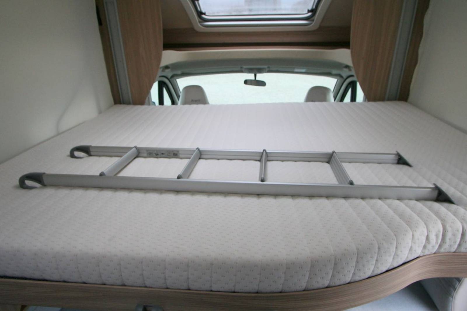 Vend Camping-car profilé d'occasion presque neuf, Maxi-salon, face à face, Bürstner T 680 G Delfin Harmony Line, à Roques proche de Toulouse 31