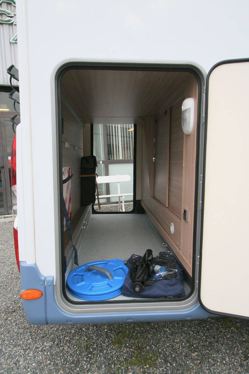 Vend Camping-car profilé d'occasion presque neuf, Maxi-salon, face à face, Bürstner T 680 G Delfin Harmony Line, à Roques proche de Toulouse 31