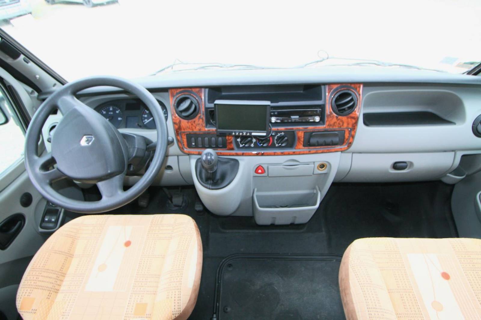 Vend Camping-car profilé occasion, Dethleffs Esprit Globetrotter RT 6844 à Roque proche de Toulouse (31)