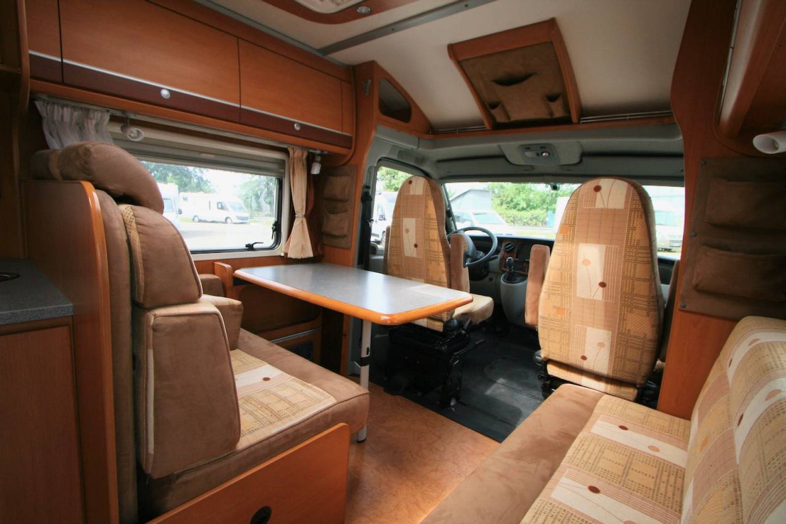 Vend Camping-car profilé occasion, Dethleffs Esprit Globetrotter RT 6844 à Roque proche de Toulouse (31)