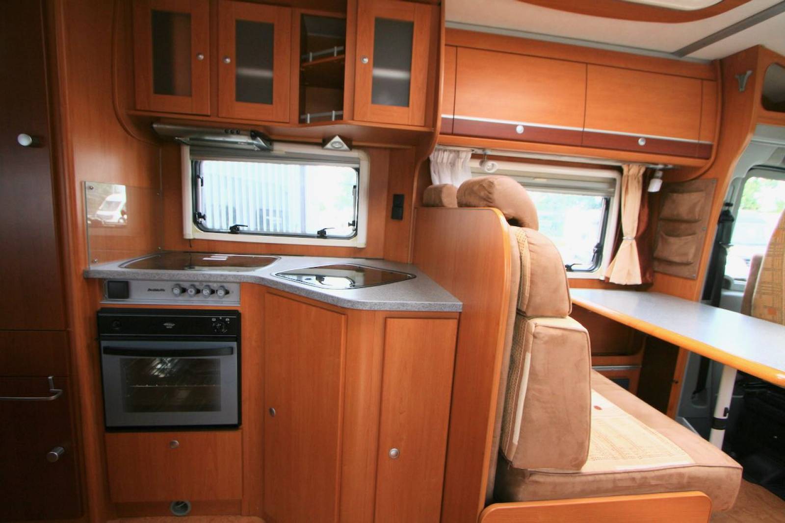 Achat Camping-car profilé occasion, Dethleffs Esprit Globetrotter RT 6844 à Roque proche de Toulouse (31)