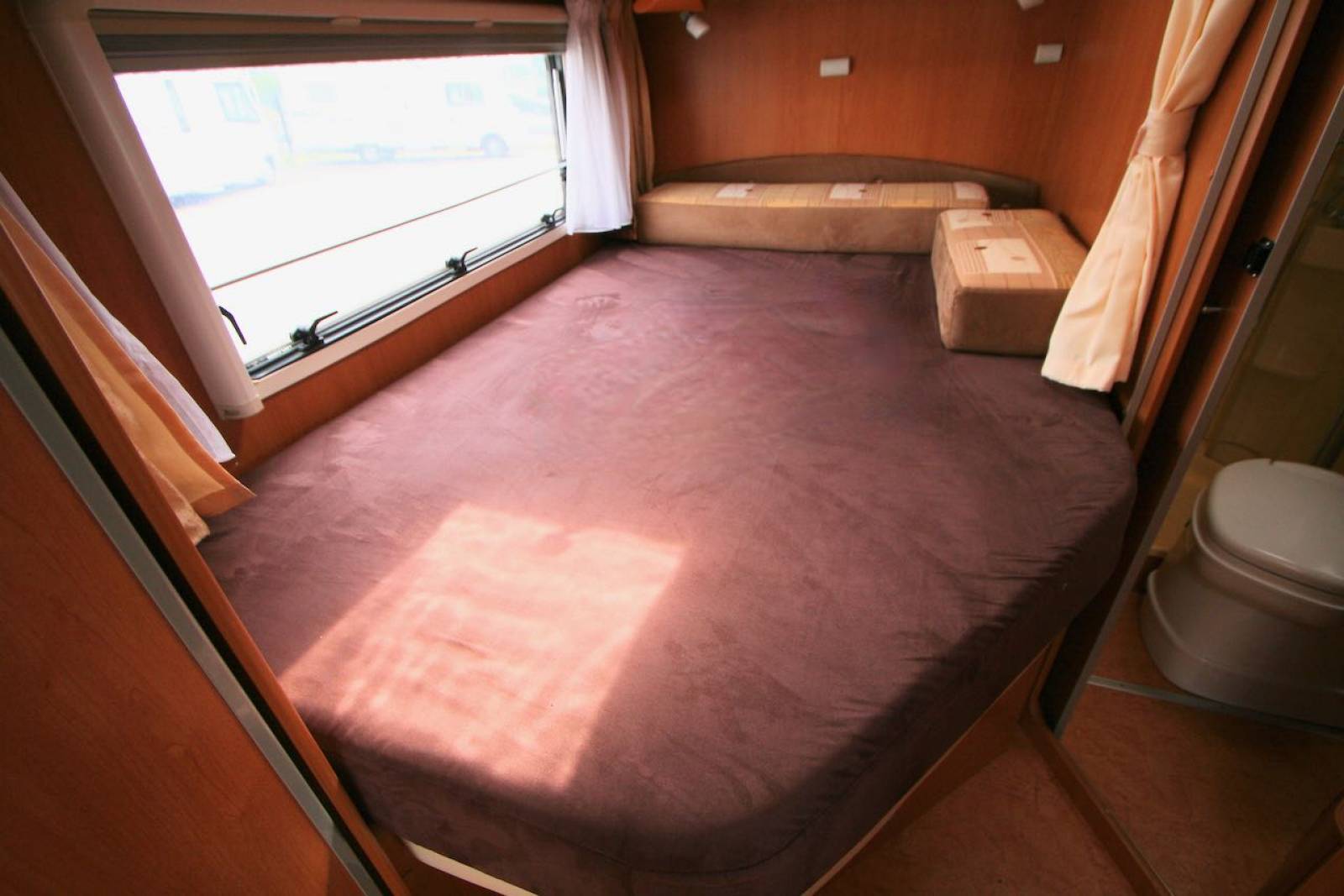 Vend Camping-car profilé occasion, Dethleffs Esprit Globetrotter RT 6844 à Roque proche de Toulouse (31)