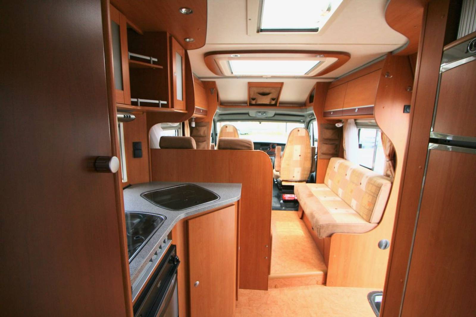 Achat Camping-car profilé occasion, Dethleffs Esprit Globetrotter RT 6844 à Roque proche de Toulouse (31)