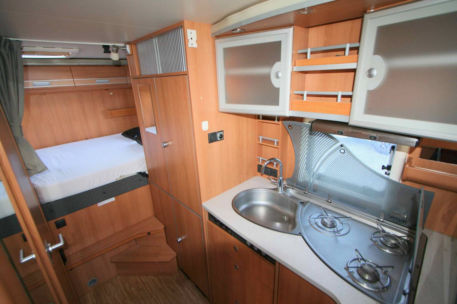 Vend Camping-car Intégral Dethleffs d'occasion, lit sur soute, 4 places, Dethleffs I 6571, à Roques proche de Toulouse (31)