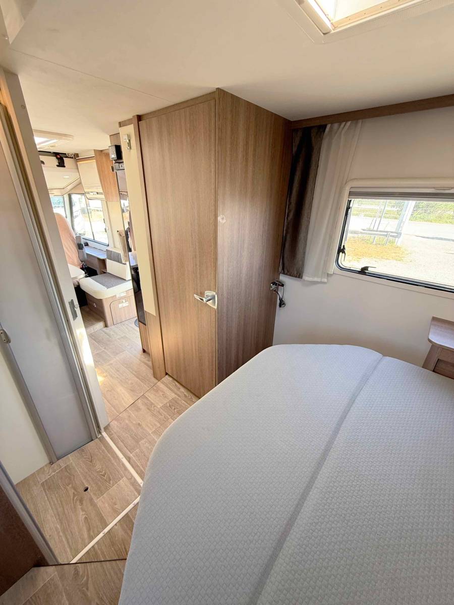 Vend Camping-car intégral occasion, lit central et de pavillon, Dethleffs Trend I 7057 DBM, chez Vacances et Loisirs à Roques, Midi-Pyrénées.