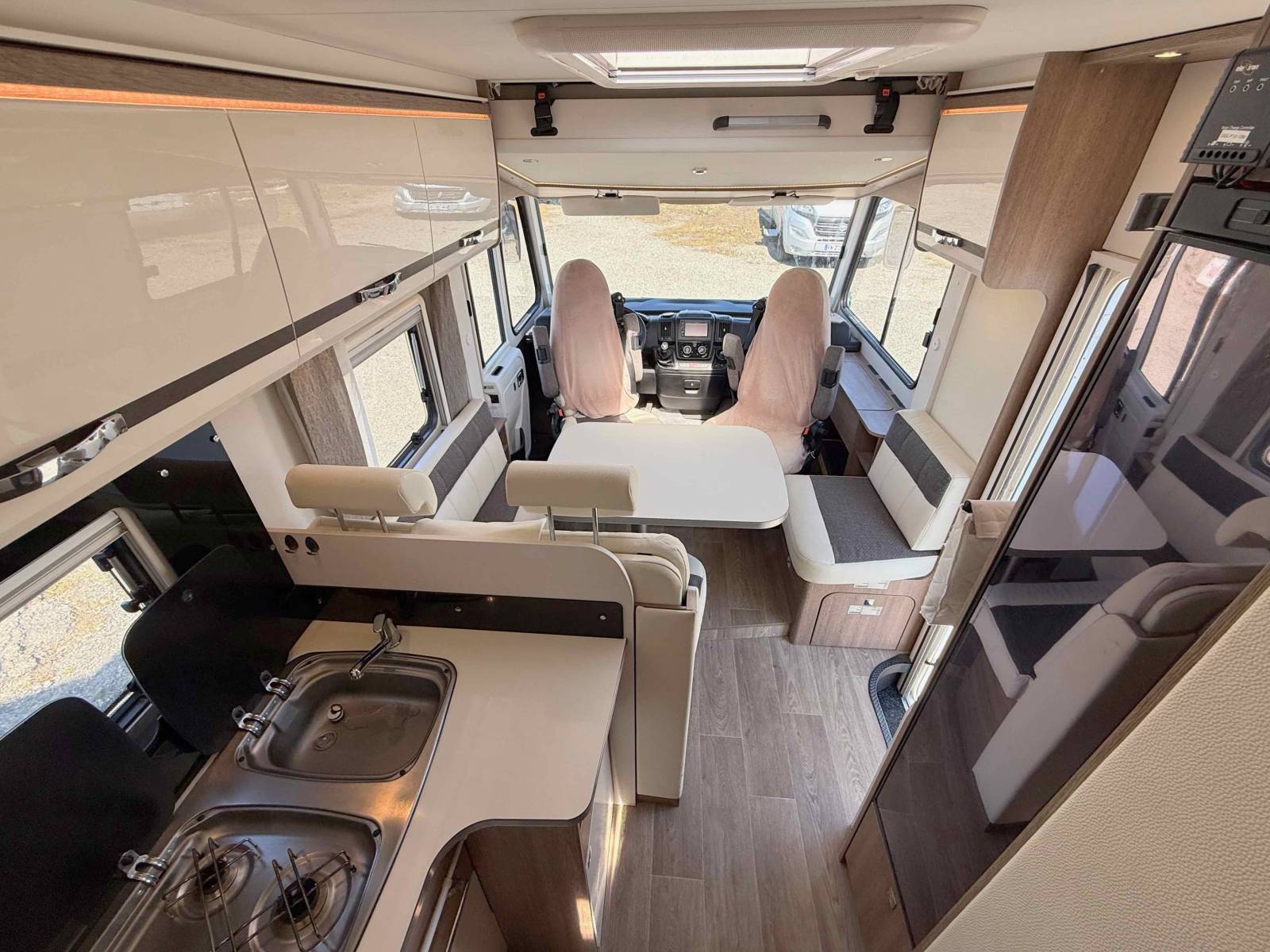 Vend Camping-car intégral occasion, lit central et de pavillon, Dethleffs Trend I 7057 DBM, à Roques, Midi-Pyrénées.