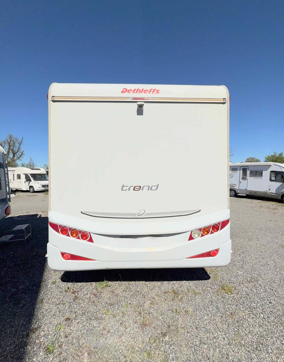 Camping-car intégral occasion, lit central et de pavillon, Dethleffs Trend I 7057 DBM, à Roques, Midi-Pyrénées.