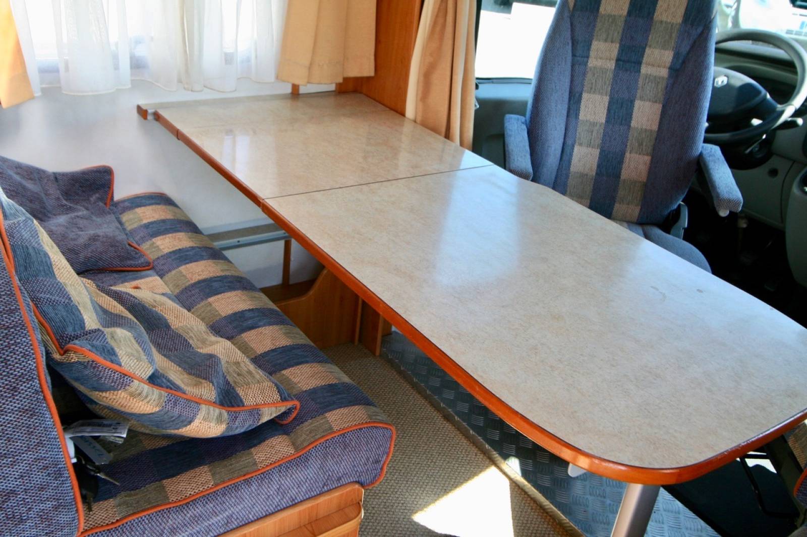 Camping-car profilé occasion, lit sur soute, Renault, Eriba 646 GT R, à Roques près de Toulouse (31)