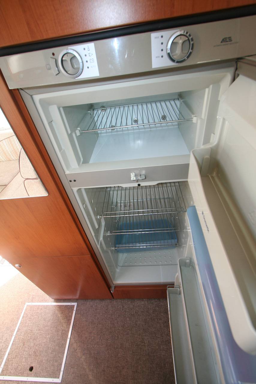 Vend Camping-car Profilé d’occasion, lit à la française, 4 places, moins de 7 m, Eura Mobil T 670 SBL à Roques proche de Toulouse (31