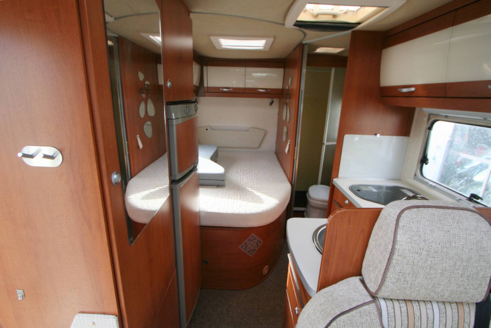 Camping-car Profilé d’occasion, lit à la française, 4 places, moins de 7 m, Eura Mobil T 670 SBL à Roques proche de Toulouse (31