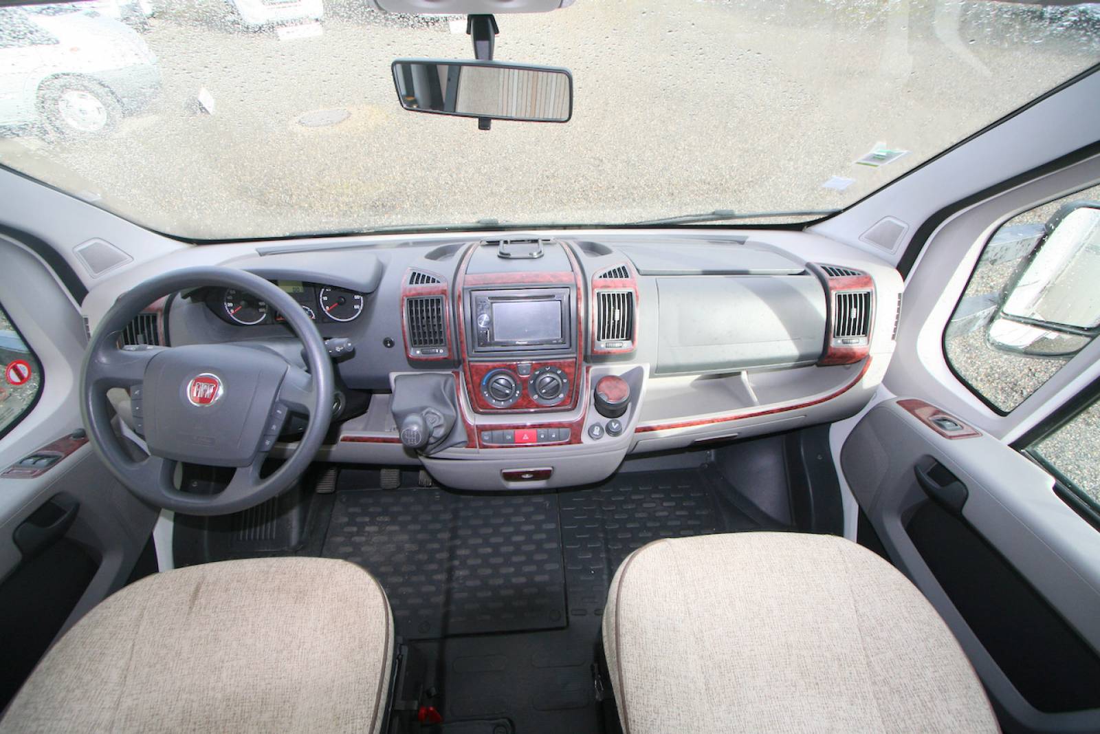 Achat Camping-car Profilé d’occasion, lit à la française, 4 places, moins de 7 m, Eura Mobil T 670 SBL à Roques proche de Toulouse (31