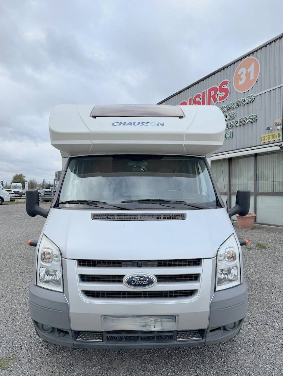 Achat Camping-car profilé occasion compact, lits jumeaux, 4 places, 3 couchages, lit de pavillon 1 place, Chausson flash 16, à Roques proche de Toulouse (31).