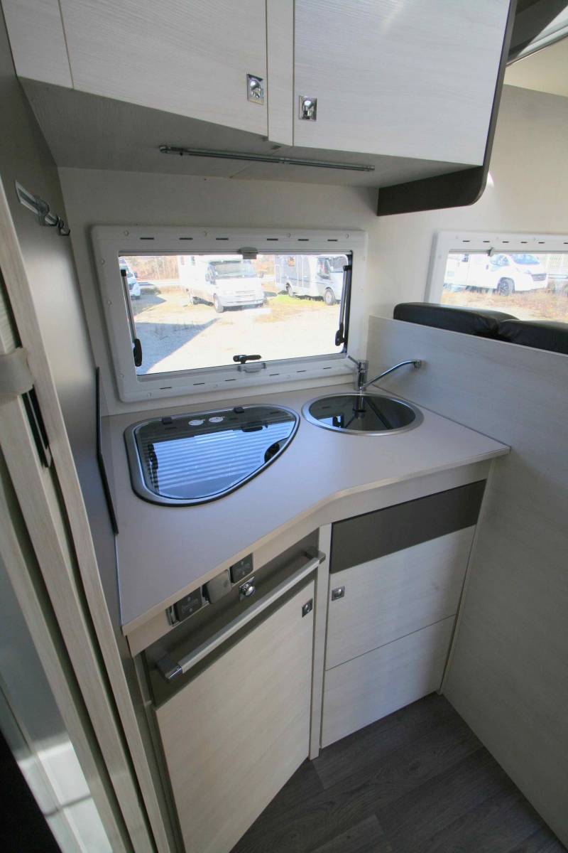 Camping-car profilé occasion, 5 places, 6 couchages, lits superposés et lit de pavillon, Chausson Flash 716 à Roques proche de Toulouse (31)