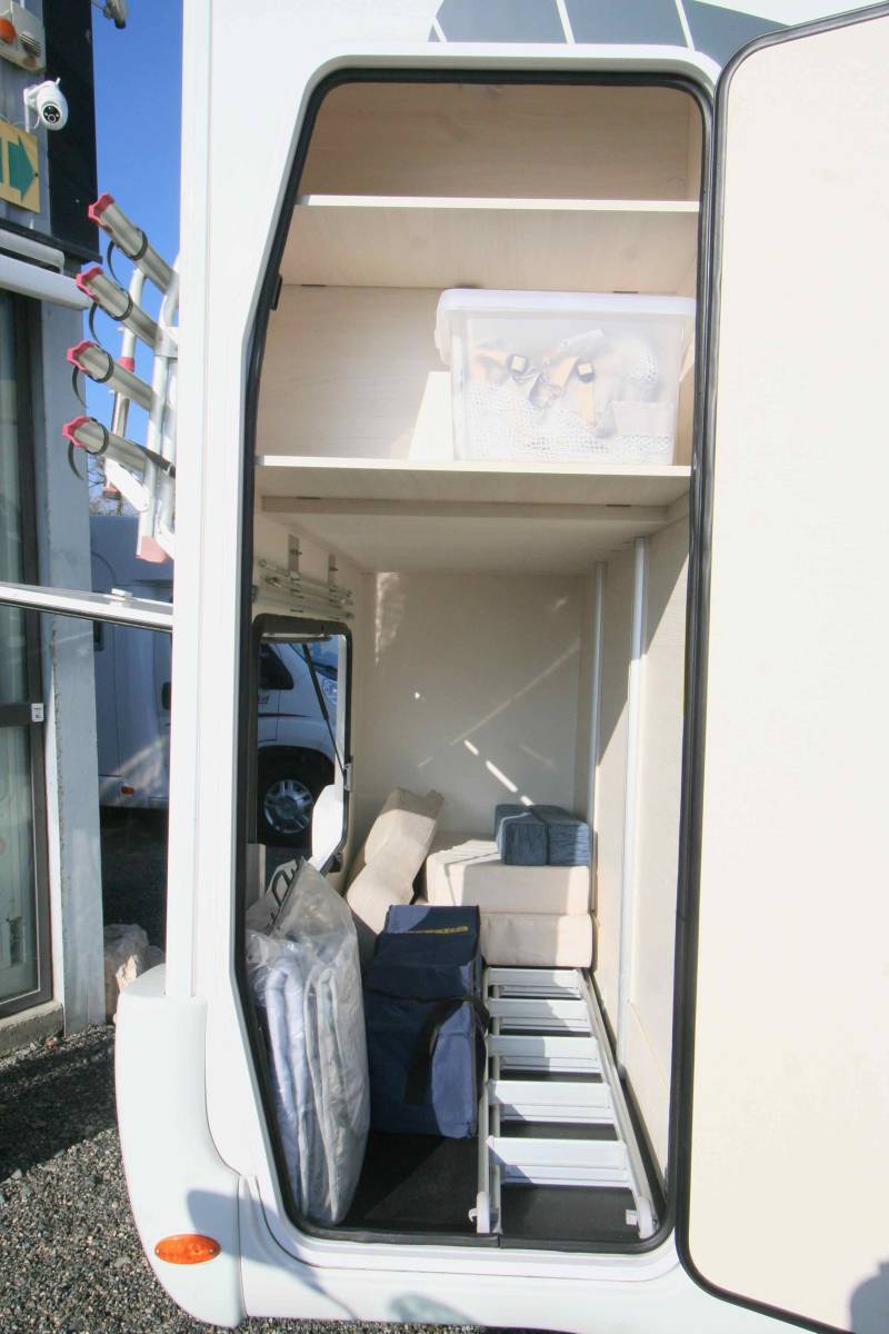 Camping-car profilé occasion, 5 places, 6 couchages, lits superposés et lit de pavillon, Chausson Flash 716 à Roques proche de Toulouse (31)