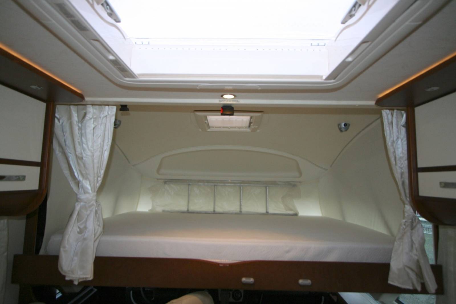 vend Camping-car intégral occasion, poids lourd, Fleurette Florium Wincester 80 LMJ, à Toulouse-Roques (31)