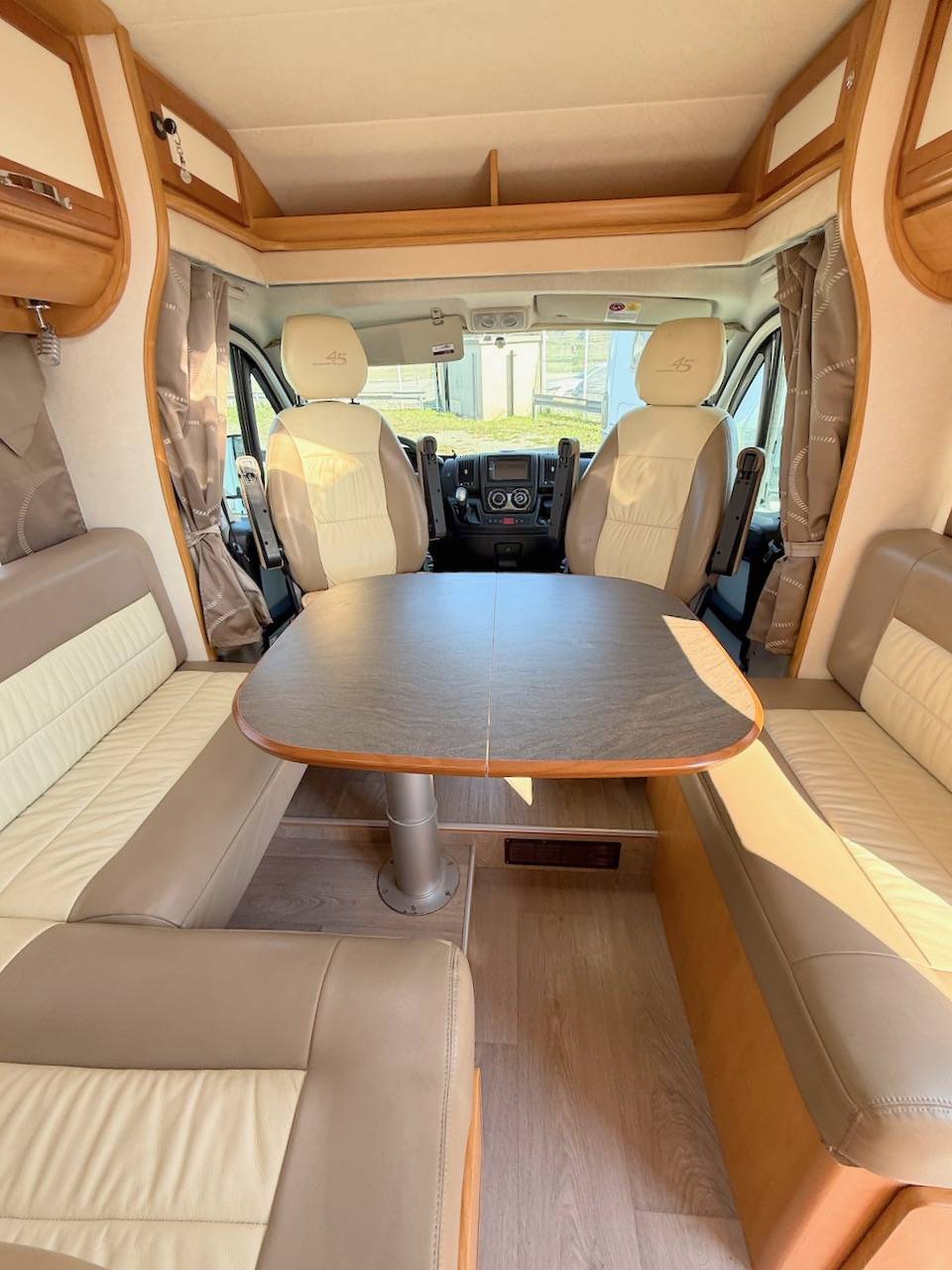 Vente Camping-car occasion profilé, lits jumeaux, boîte automatique, 4 places, 4 couchages, Fleurette Migrateur 73 LJ, à Roques, proche de Toulouse (31)