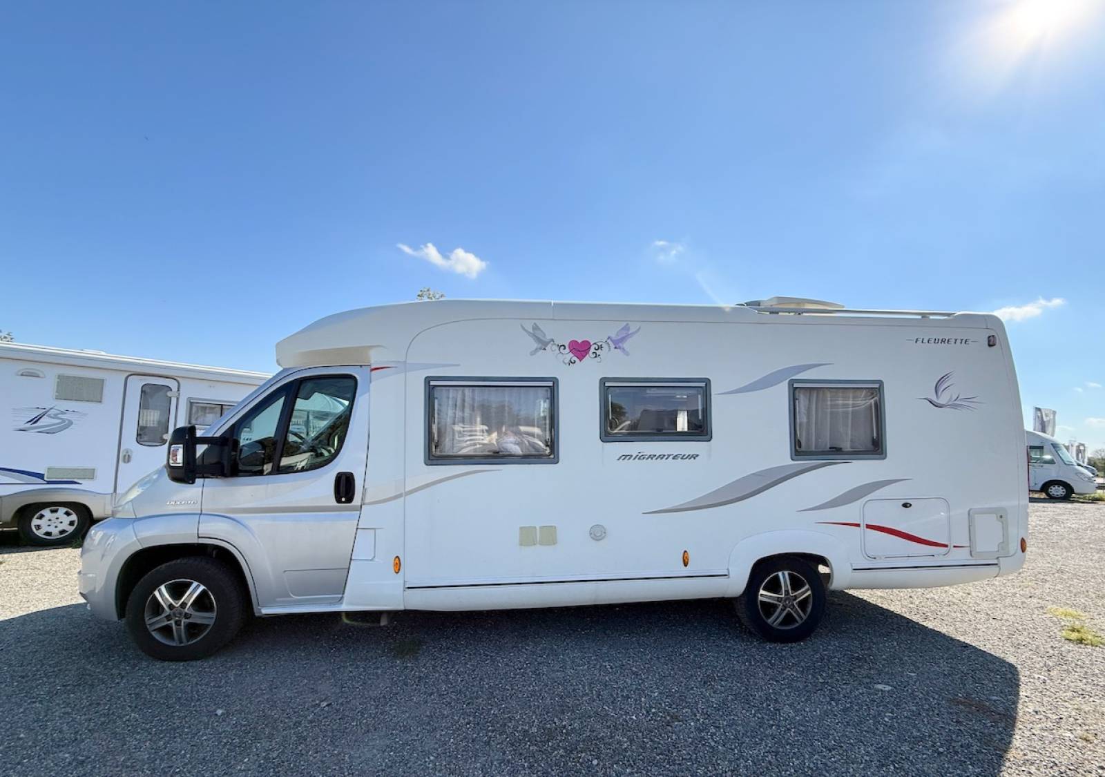 Achat Camping-car occasion profilé, lits jumeaux, boîte automatique, 4 places, 4 couchages, Fleurette Migrateur 73 LJ, à Roques, proche de Toulouse (31)
