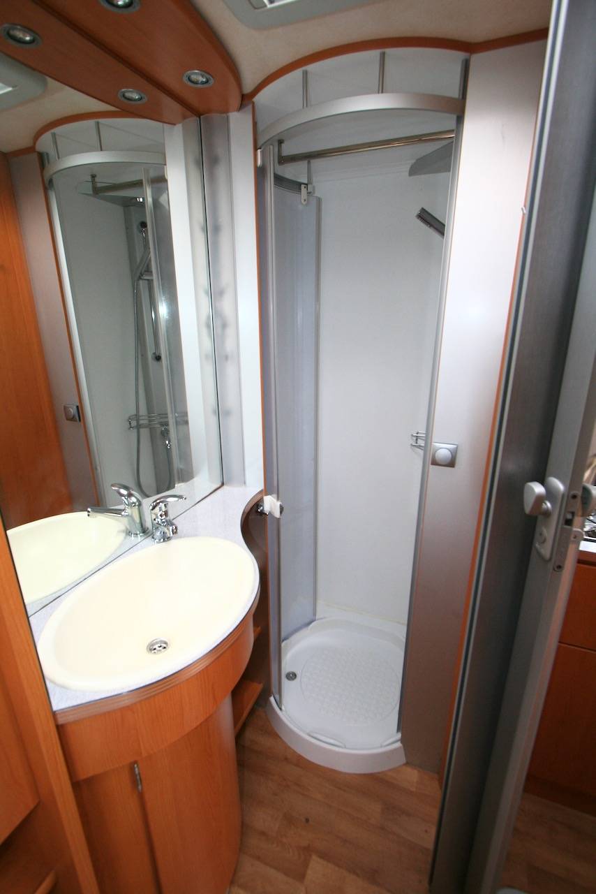 Achat Camping-car intégral occasion, Mercedes, Maxi-salon, Frankia compact Class I 640 SD, à Roques, proche de Toulouse (31)