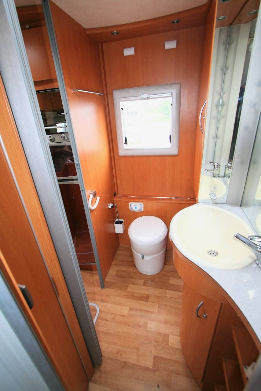 Camping-car intégral occasion, Mercedes, Maxi-salon, Frankia compact Class I 640 SD, à Roques, proche de Toulouse (31)