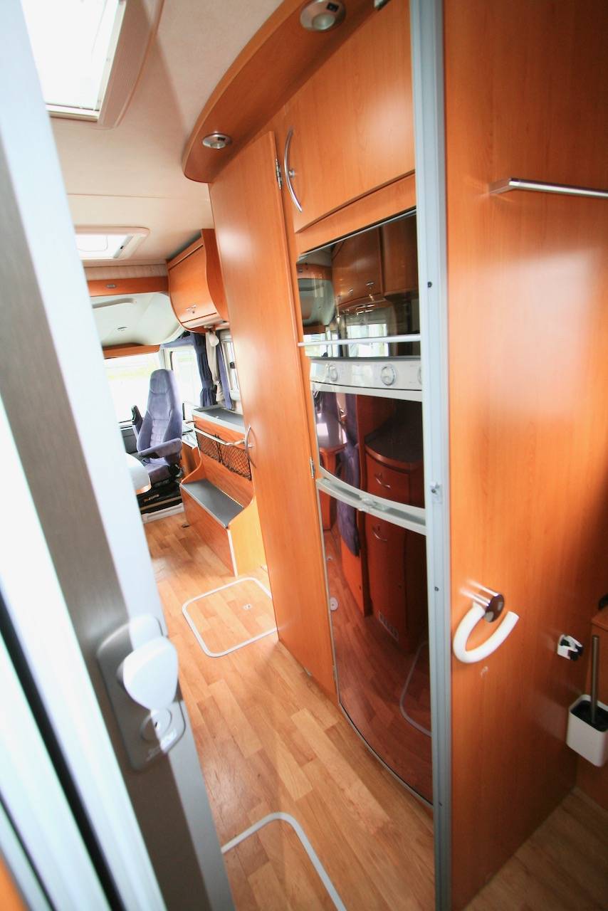 Vend Camping-car intégral occasion, Mercedes, Maxi-salon, Frankia compact Class I 640 SD, à Roques, proche de Toulouse (31)