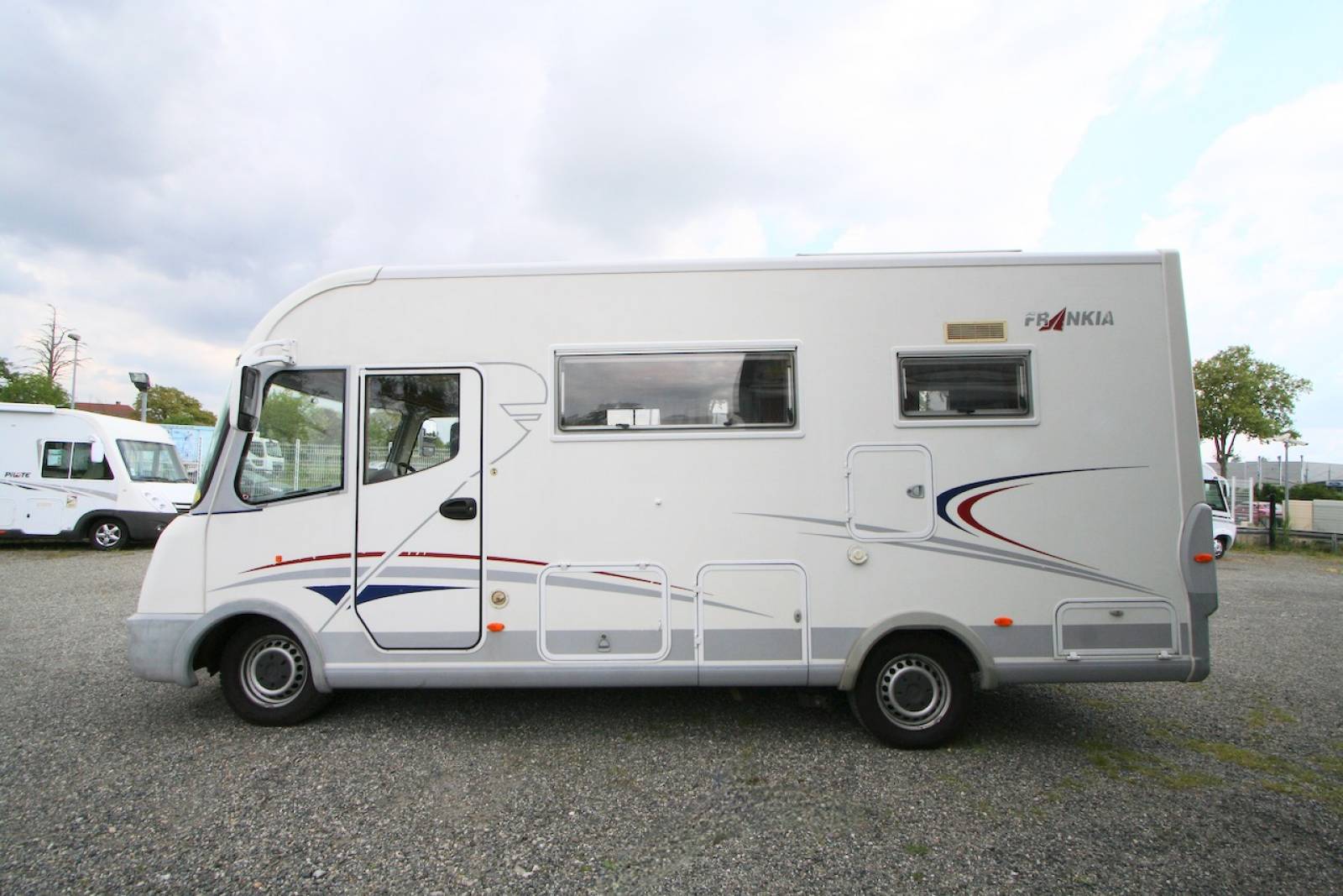 Camping-car intégral occasion, Mercedes, Maxi-salon, Frankia compact Class I 640 SD, à Roques, proche de Toulouse (31)