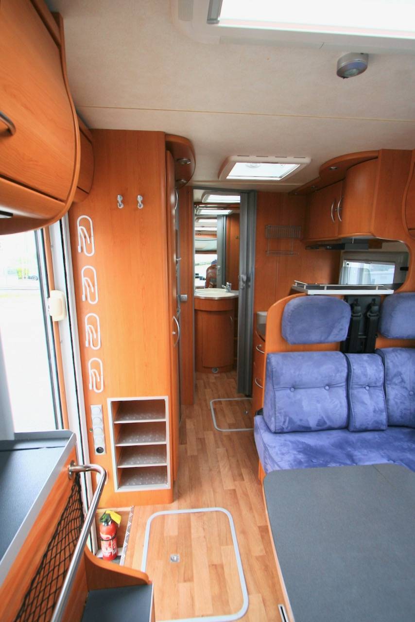 Camping-car intégral occasion, Mercedes, Maxi-salon, Frankia compact Class I 640 SD, à Roques, proche de Toulouse (31)