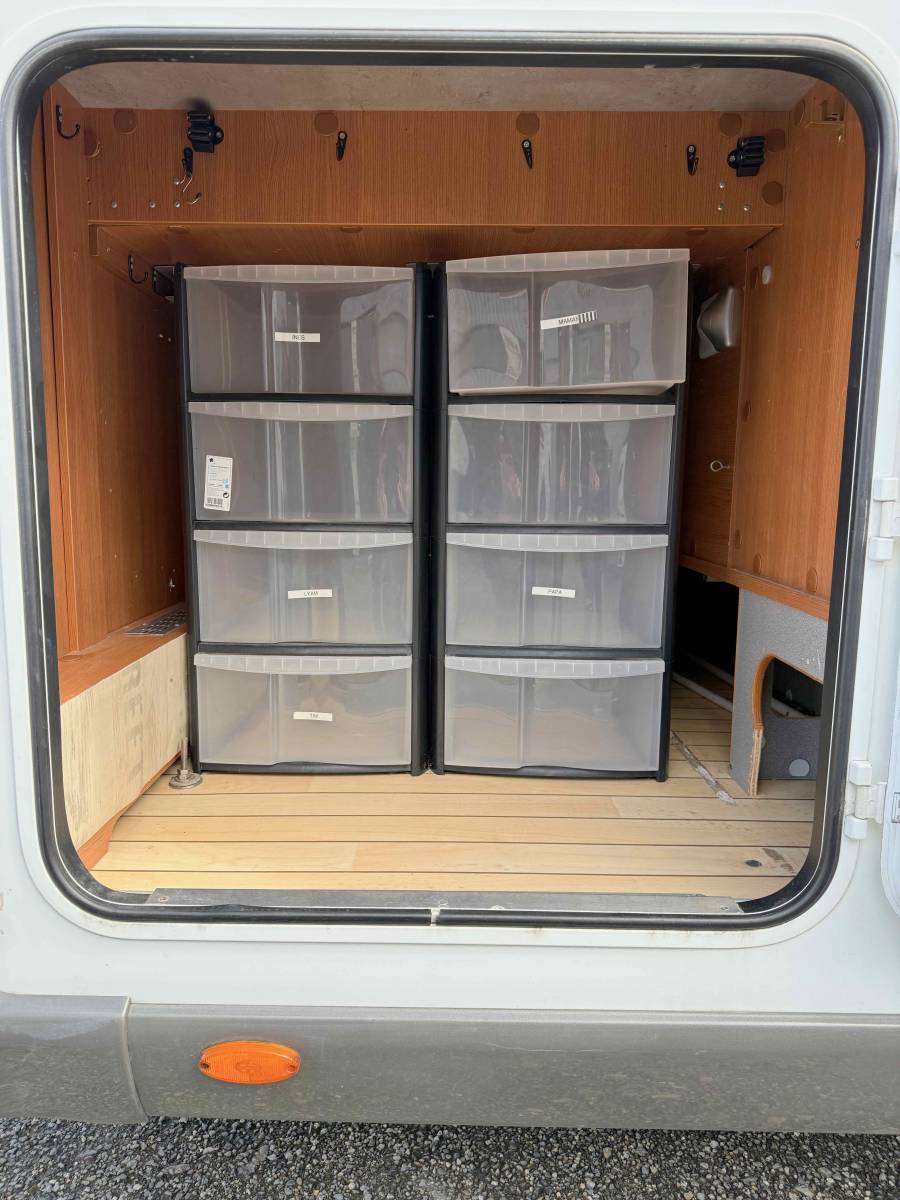 Camping-car intégral occasion, lit central et de pavillon, Pilote G 741 LC, chez Vacances et Loisirs à Roques proche de Toulouse (31)