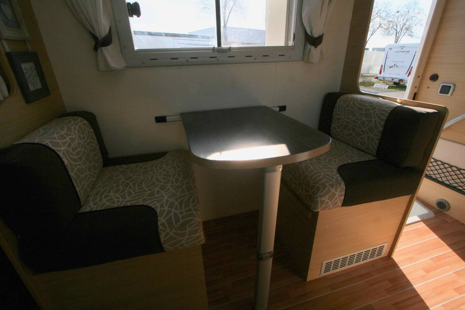 Camping-car capucine occasion, 5 places, 7 couchages, Roller Team Granduca GT, à Roques proche de Toulouse (Midi-Pyrénées)