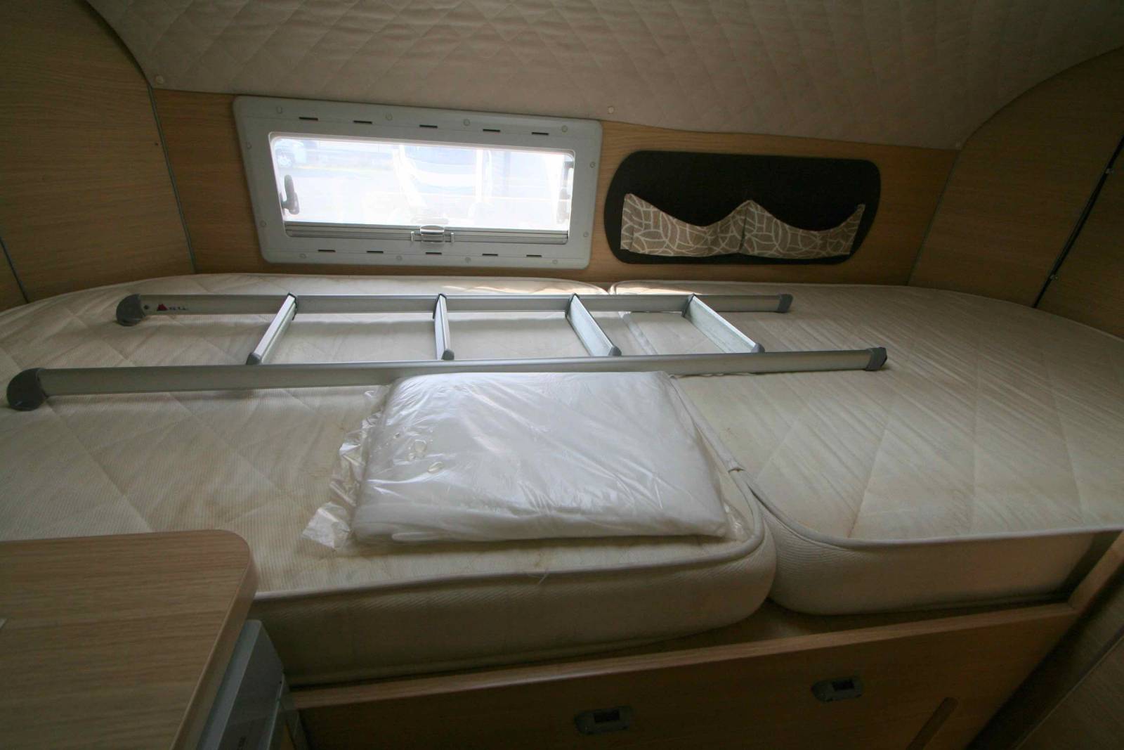 Achat Camping-car capucine occasion, 5 places, 7 couchages, Roller Team Granduca GT, à Roques proche de Toulouse (Midi-Pyrénées)