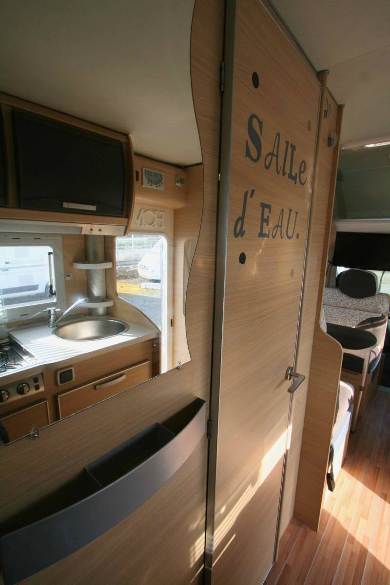 Vend Camping-car capucine occasion, 5 places, 7 couchages, Roller Team Granduca GT, à Roques proche de Toulouse (Midi-Pyrénées)