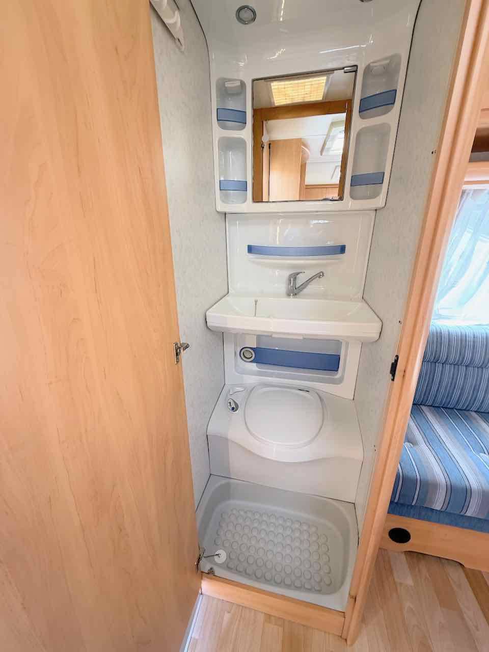 Caravane Occasion 4 couchages, lit transversal, Hobby 400 UF De Luxe easy, à Roques Proche de Toulouse (31)