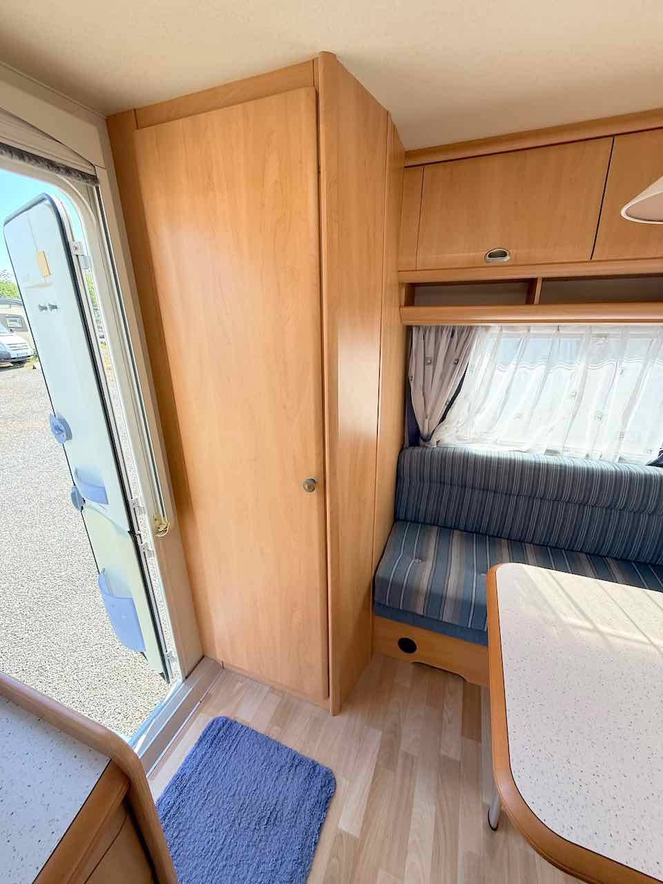 Caravane Occasion 4 couchages, lit transversal, Hobby 400 UF De Luxe easy, à Roques Proche de Toulouse (31)