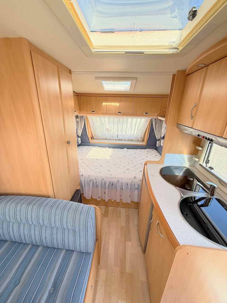 Caravane Occasion 4 couchages, lit transversal, Hobby 400 UF De Luxe easy, à Roques Proche de Toulouse (31)