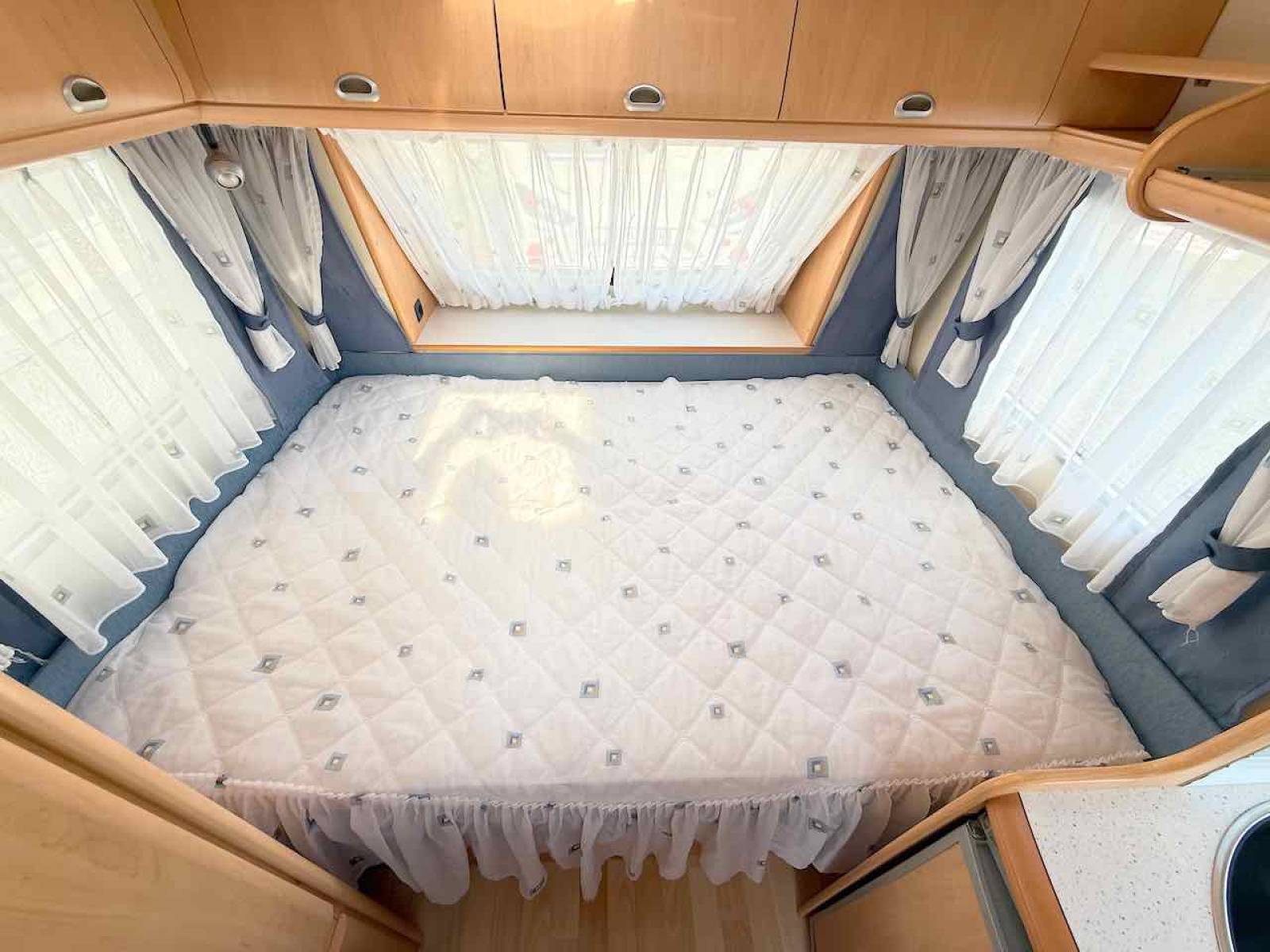 Caravane Occasion 4 couchages, lit transversal, Hobby 400 UF De Luxe easy, à Roques Proche de Toulouse (31)