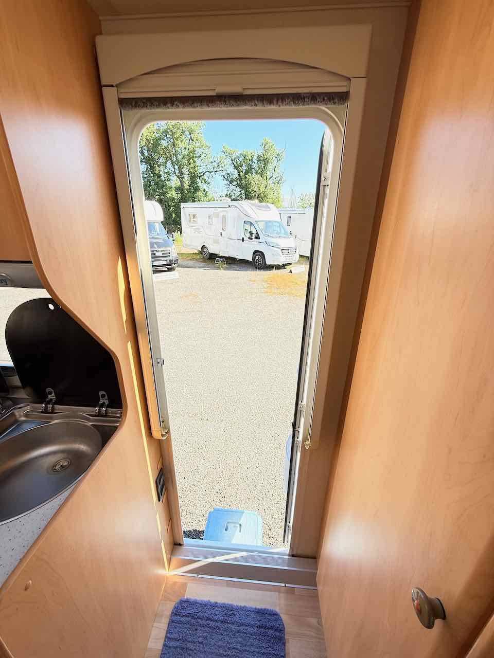 Caravane Occasion 4 couchages, lit transversal, Hobby 400 UF De Luxe easy, à Roques Proche de Toulouse (31)