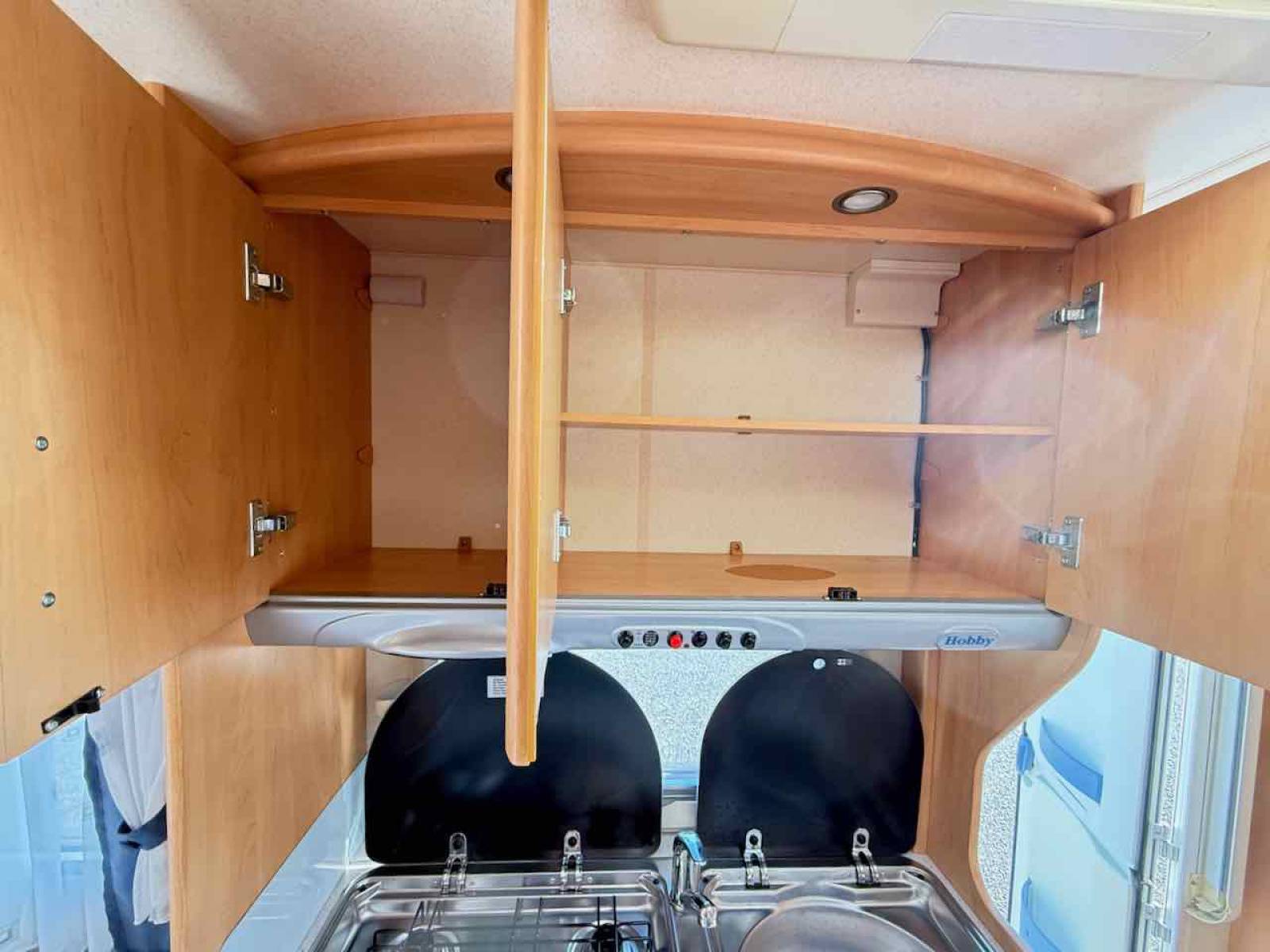 Caravane Occasion 4 couchages, lit transversal, Hobby 400 UF De Luxe easy, à Roques Proche de Toulouse (31)