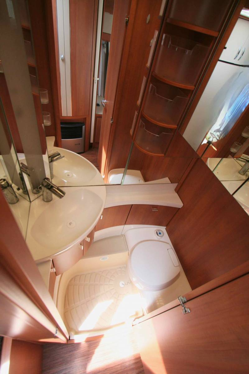 Caravane occasion 4 couchages, petite taille, Hobby excellent  440 SFr, à Roques proche de Toulouse (31)